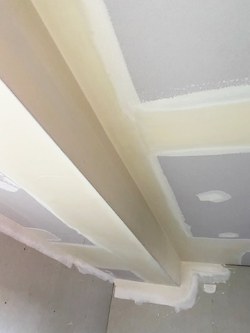 Plasterer services for new plaster work, repairs & renovations to walls, ceilings and cornices in Brisbane and Gold Coast.